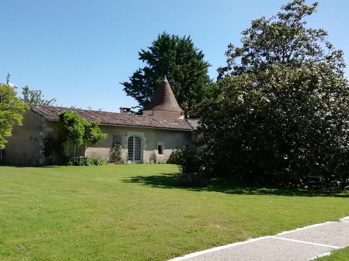 Chateau Des Salles Saint-Fort-sur-Gironde Екстер'єр фото