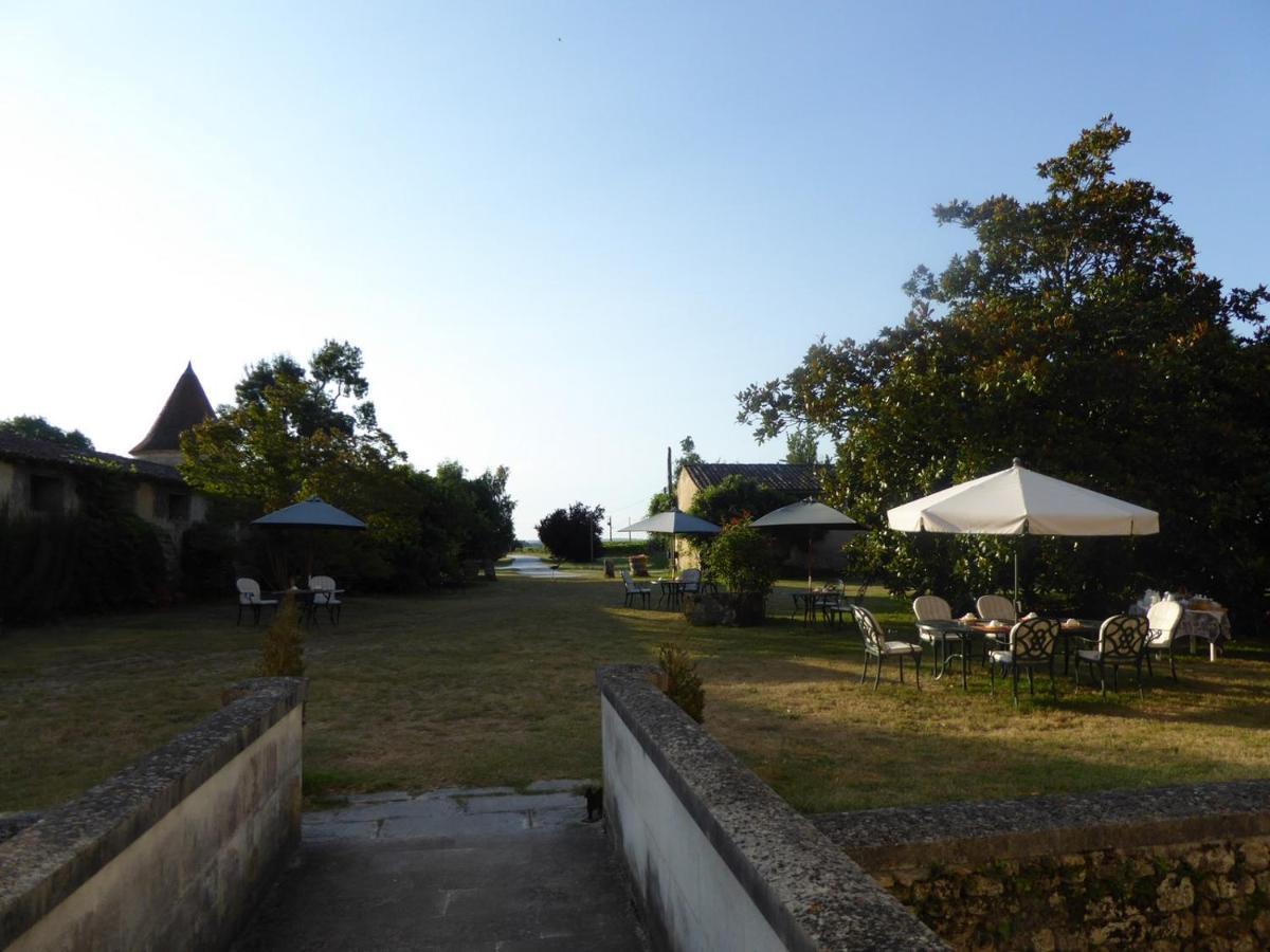 Chateau Des Salles Saint-Fort-sur-Gironde Екстер'єр фото