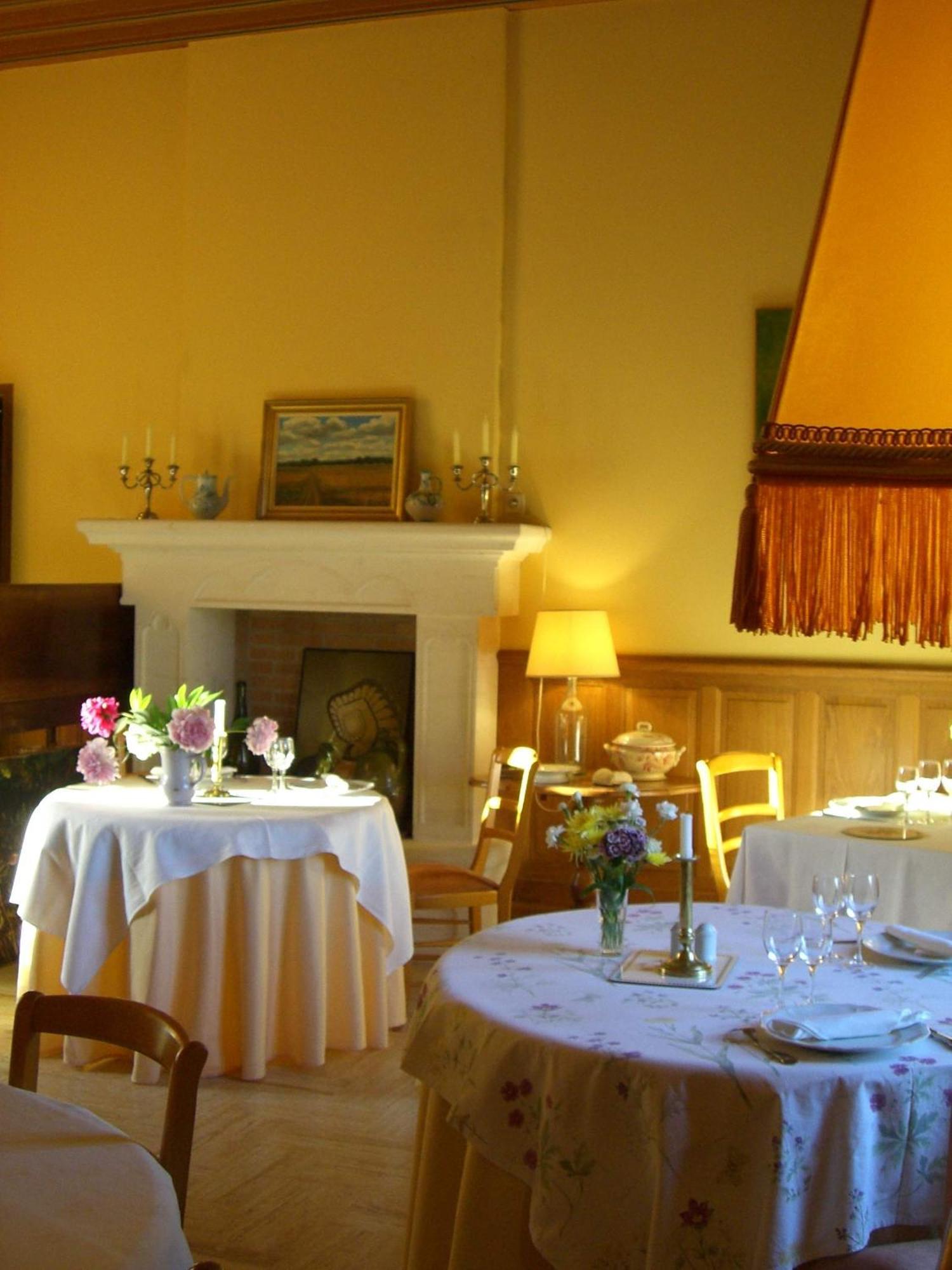 Chateau Des Salles Saint-Fort-sur-Gironde Екстер'єр фото