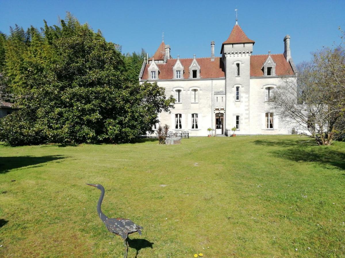 Chateau Des Salles Saint-Fort-sur-Gironde Екстер'єр фото