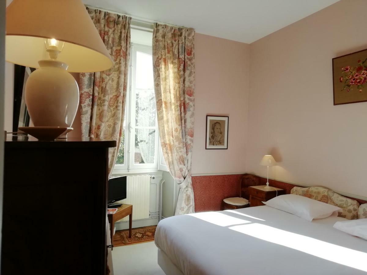 Chateau Des Salles Saint-Fort-sur-Gironde Екстер'єр фото